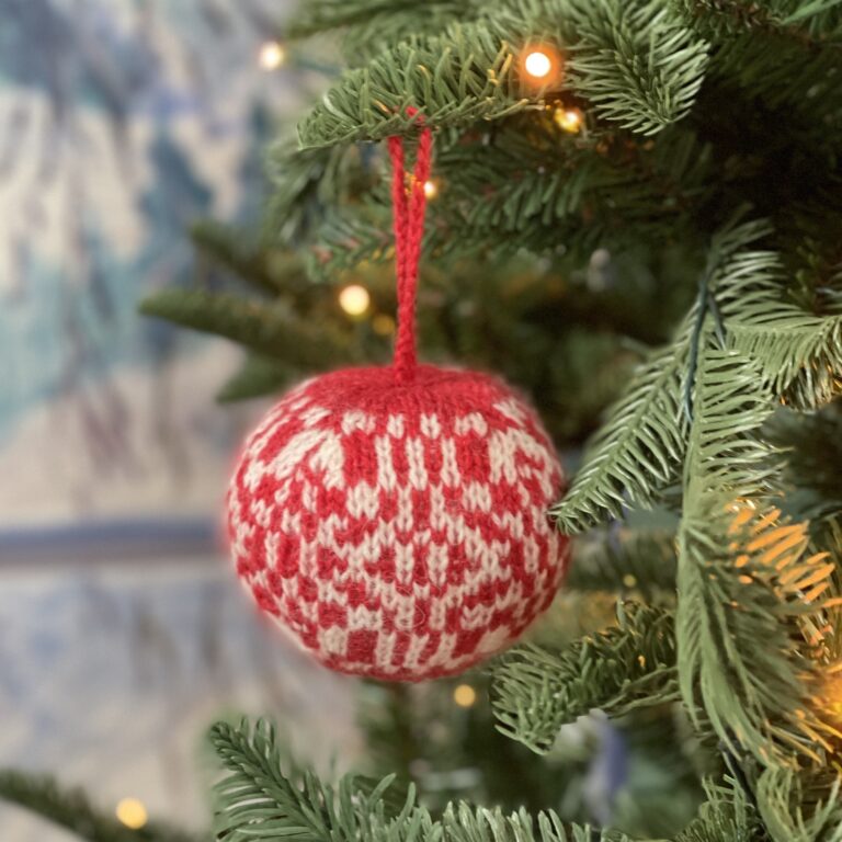 Arne & Carlos - 24 Christmas Balls - Digital Pattern