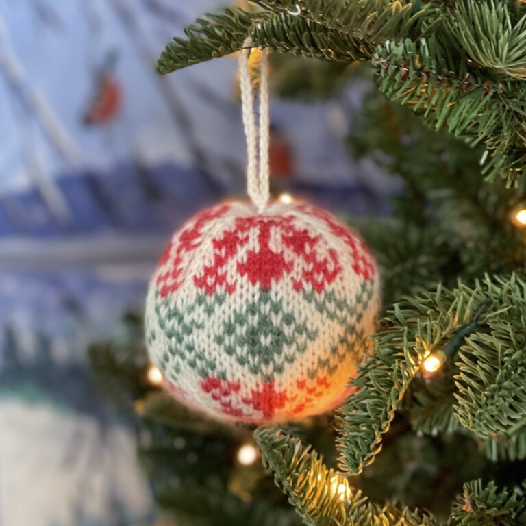 Arne & Carlos - 24 Christmas Balls - Digital Pattern