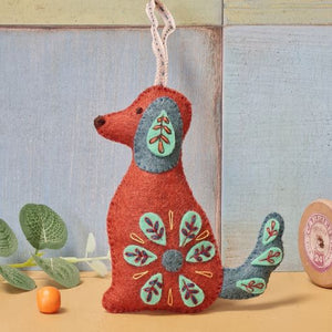 Corinne Lapierre - Folk Embroidered Dog Felt Craft Mini Kit