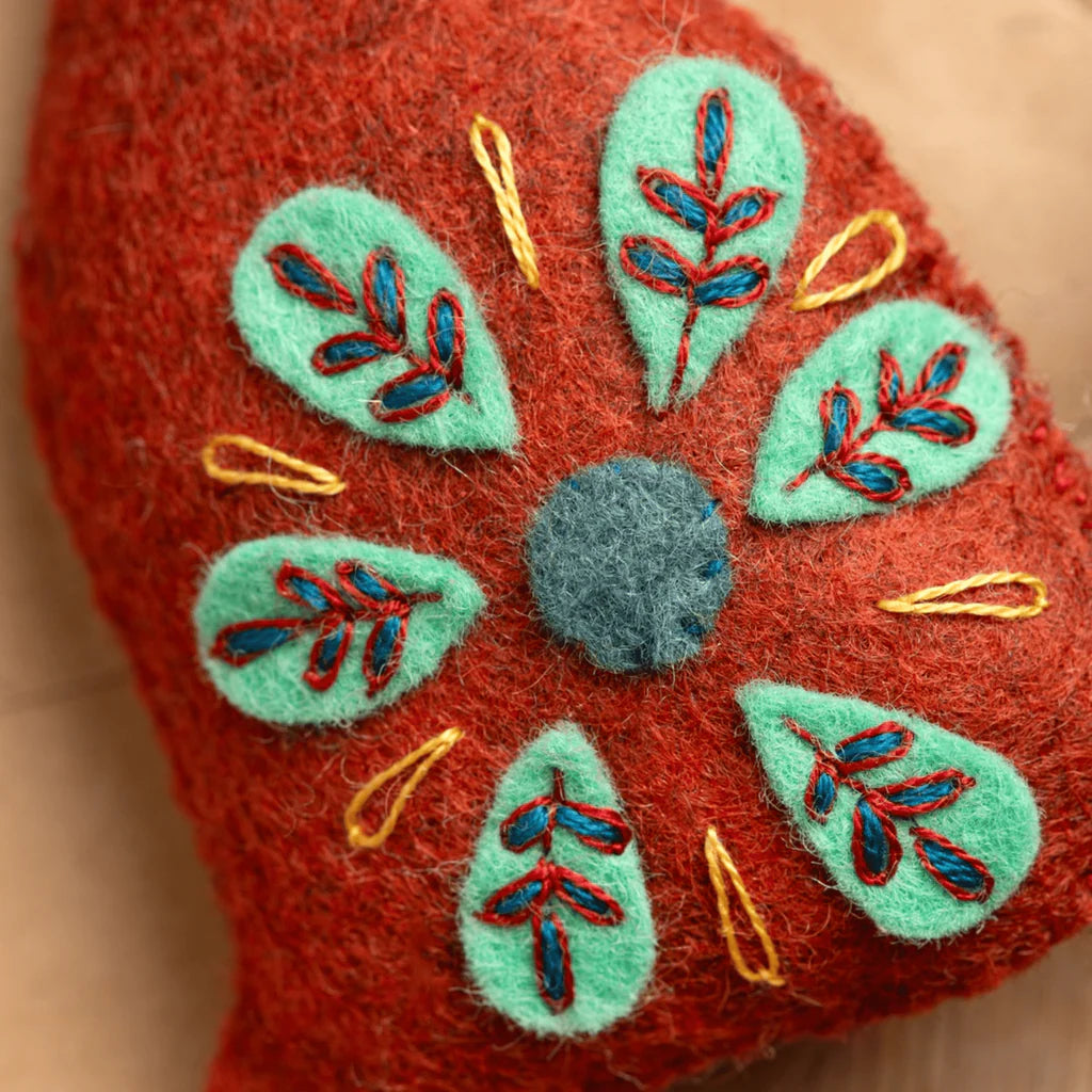 Corinne Lapierre - Folk Embroidered Dog Felt Craft Mini Kit