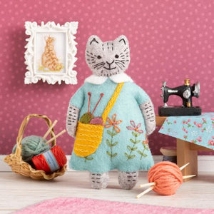 Corinne Lapierre - Mrs. Cat Loves Knitting Felt Craft Mini Kit