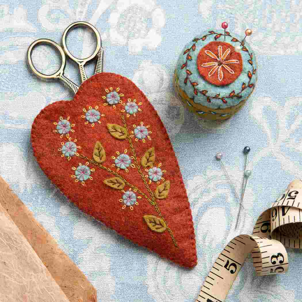 Corinne Lapierre - Scissors Pouch and Mini Pin Cushion Felt Craft Mini Kit