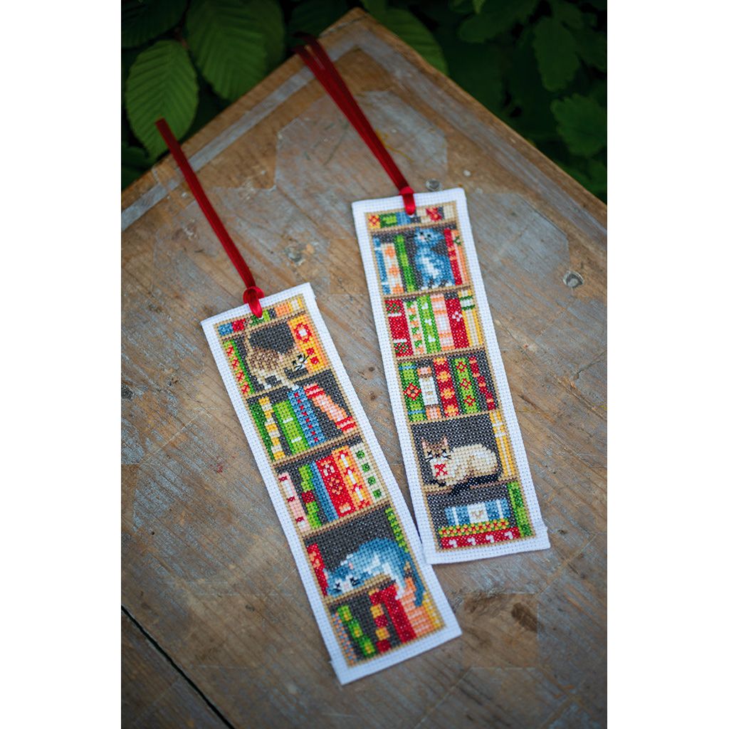 VERVACO BOOKMARK KIT CATS IN BOOKSHELF SET OF 2