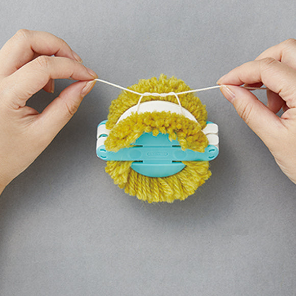 Clover Pom Pom Maker Small 3124