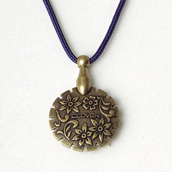 Clover Thread Cutter Pendant Antique Gold 455