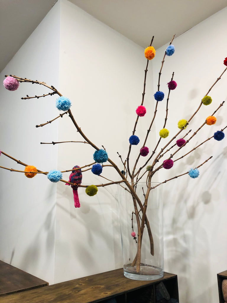 Explore Yarn Craft Gadgets: Pom-Pom Makers and French Knitters