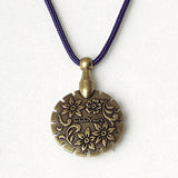 Clover Thread Cutter Pendant Antique Gold 455